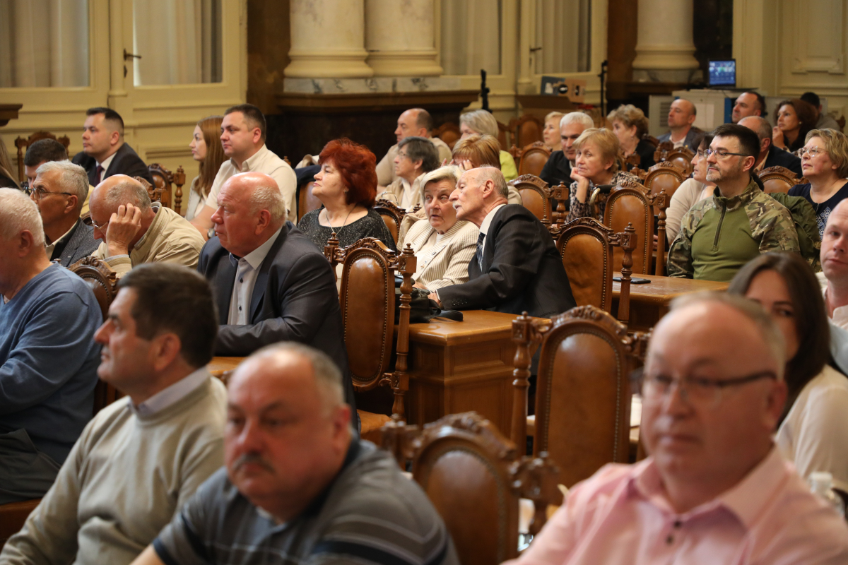 Фото з урочистої академії