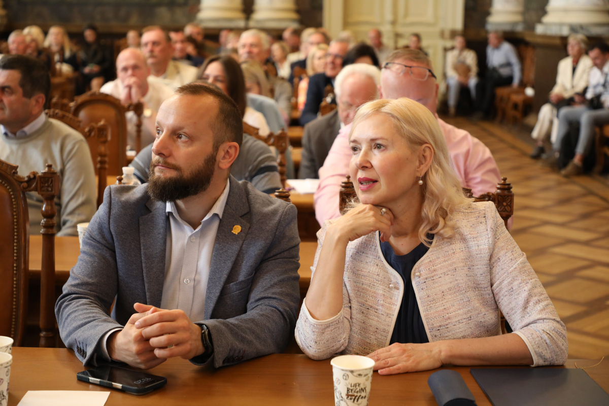 Фото з урочистої академії