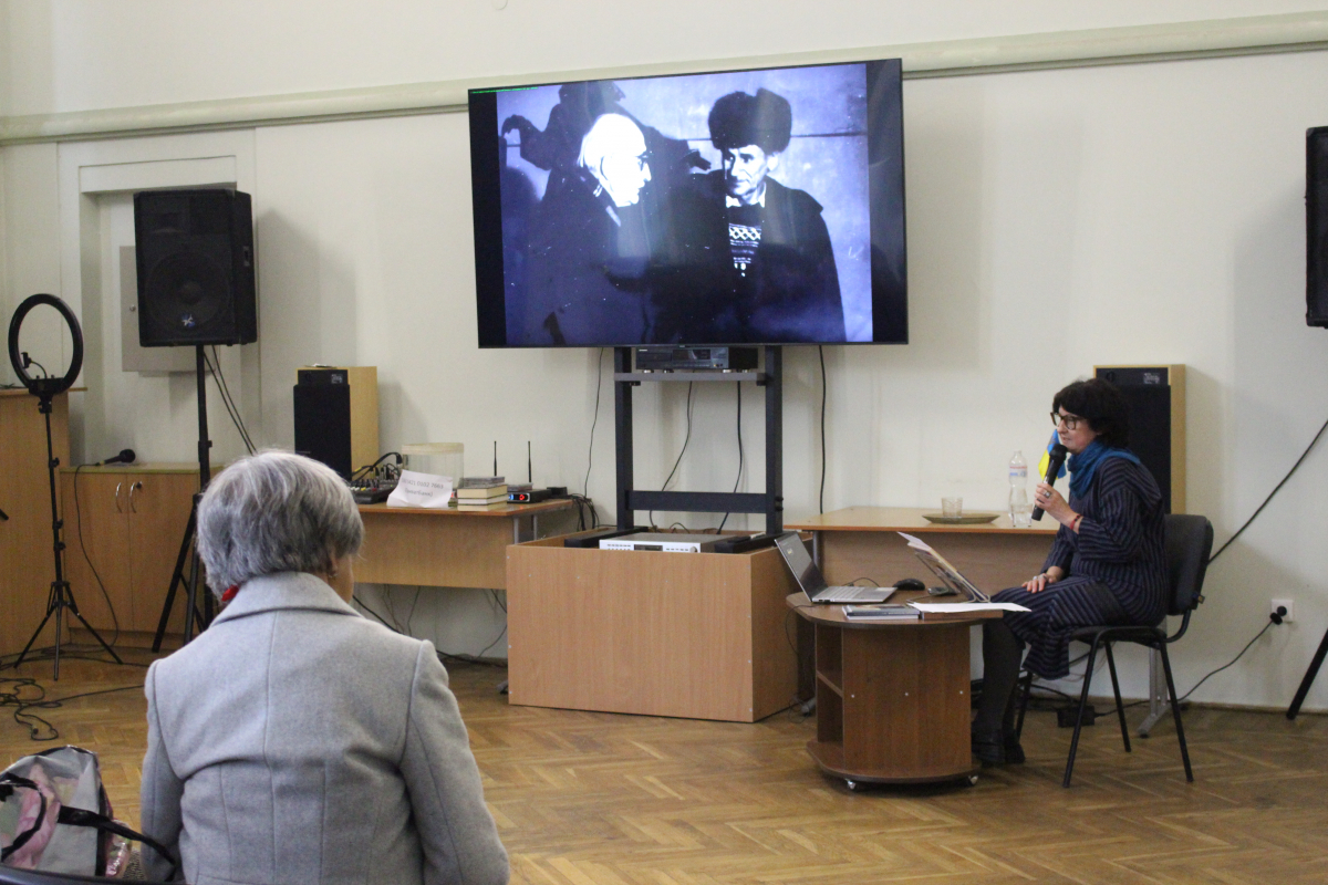 Фото із заходу в НТБ