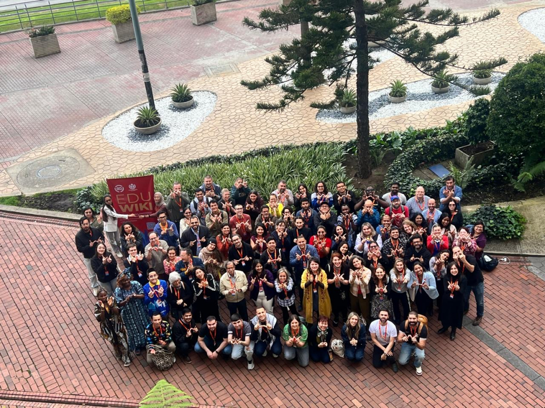 Фото з конференції в Колумбії