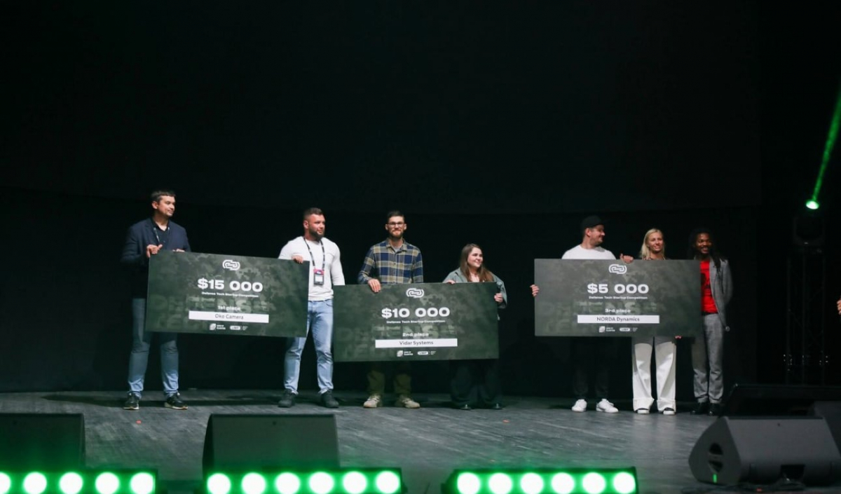 Дмитро Вовчук із колегами