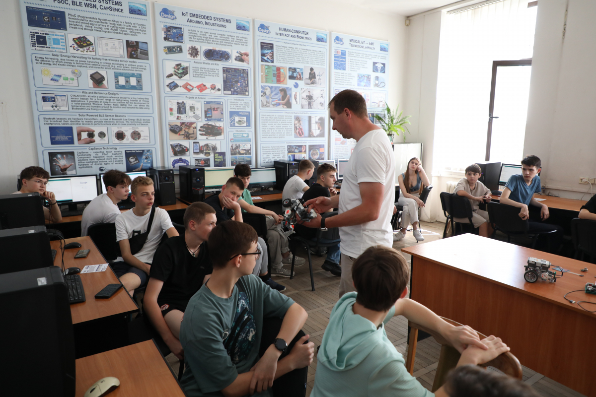 Фото з Літньої школи