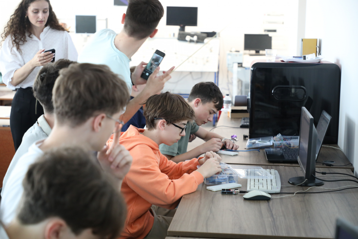 Фото з Літньої школи