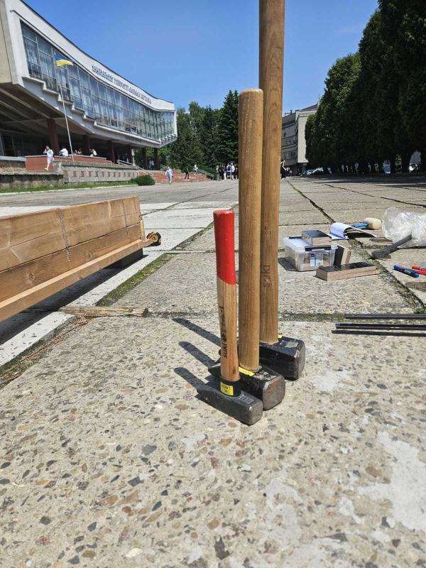 Фото зі зведення споруди