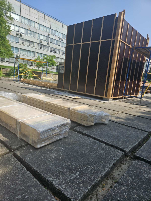 Фото зі зведення споруди