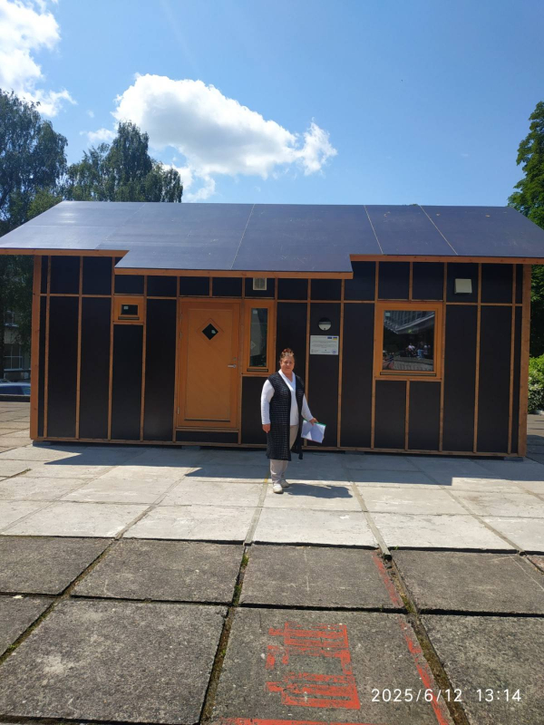 Фото зі зведення споруди