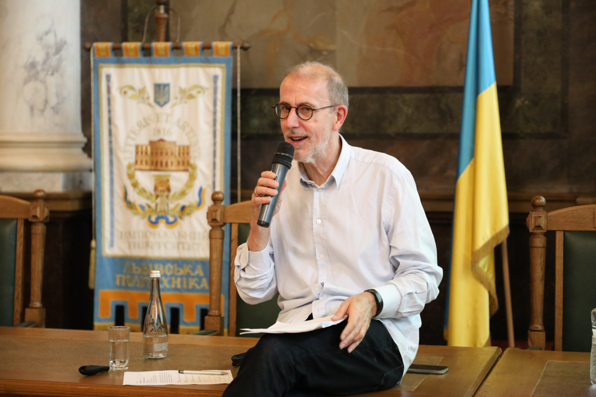 Фото з лекції Пітера Осборна