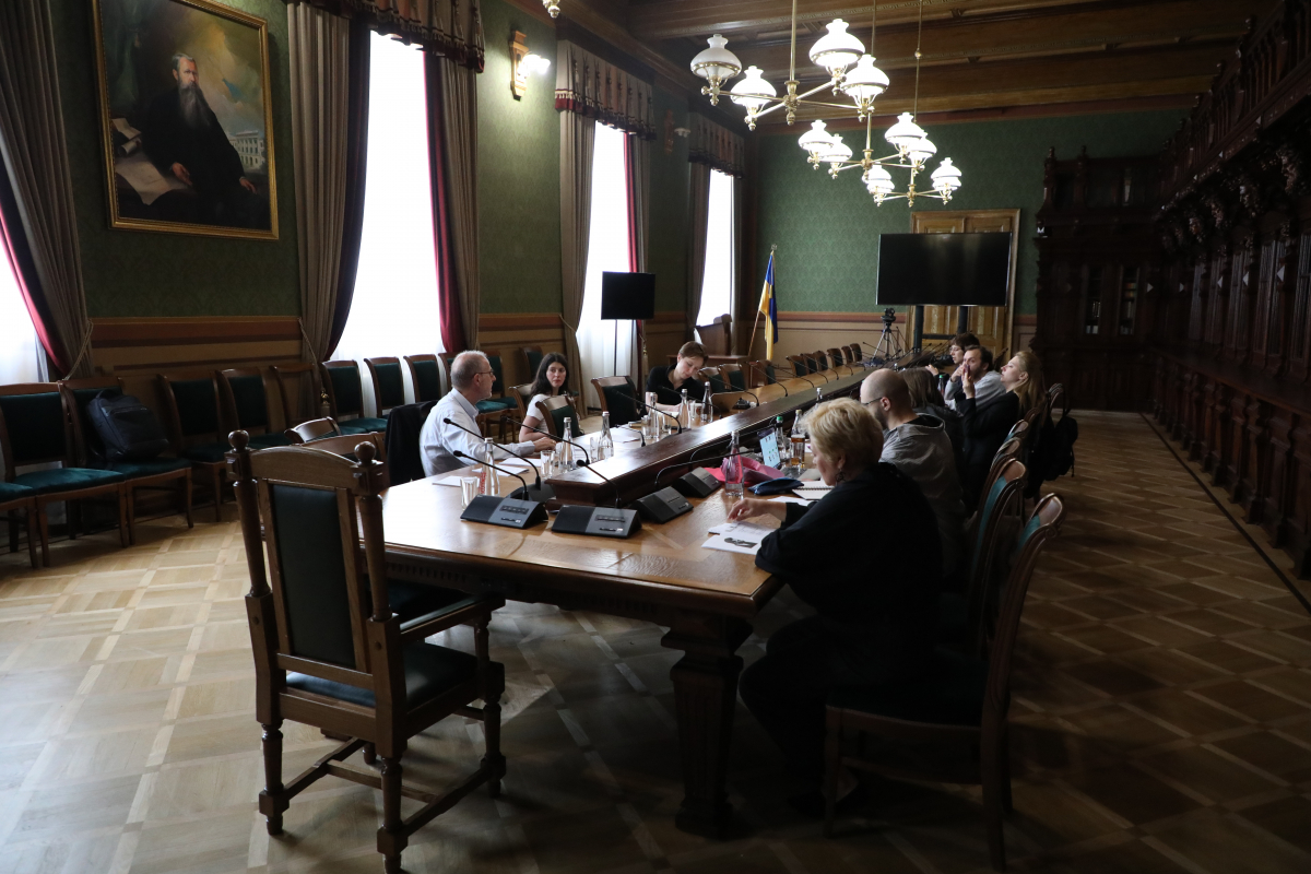 Фото з читацької групи Пітера Осборна