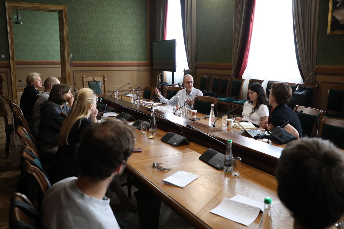 Фото з читацької групи Пітера Осборна