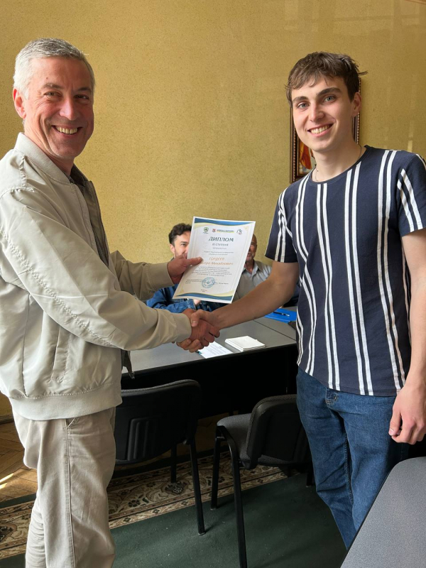 Фото з нагородження переможців конкурсу