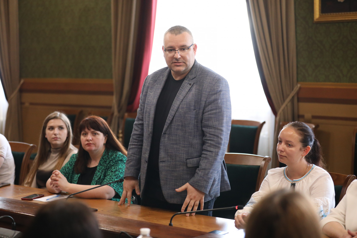 Фото із круглого столу