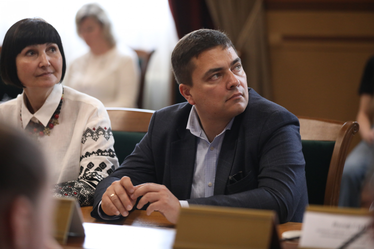 Фото із круглого столу