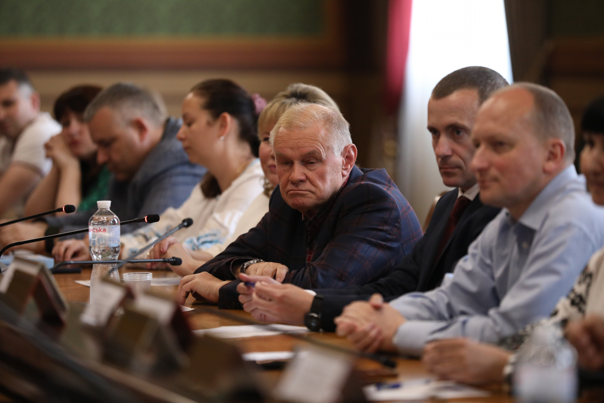 Фото із круглого столу