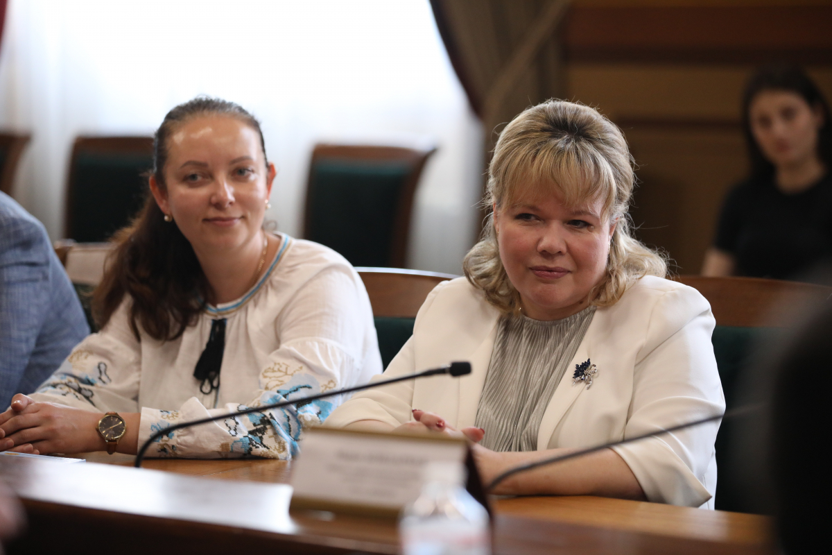 Фото із круглого столу