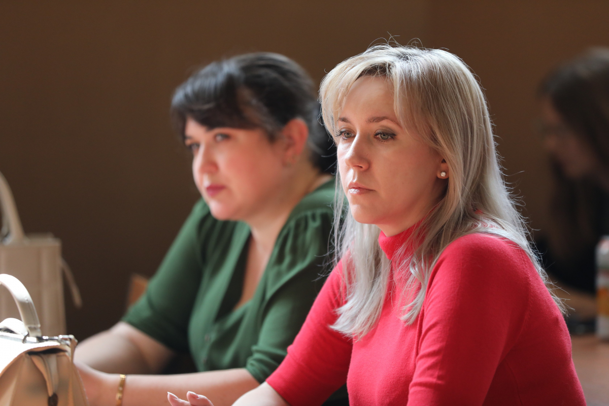 Фото із заходу