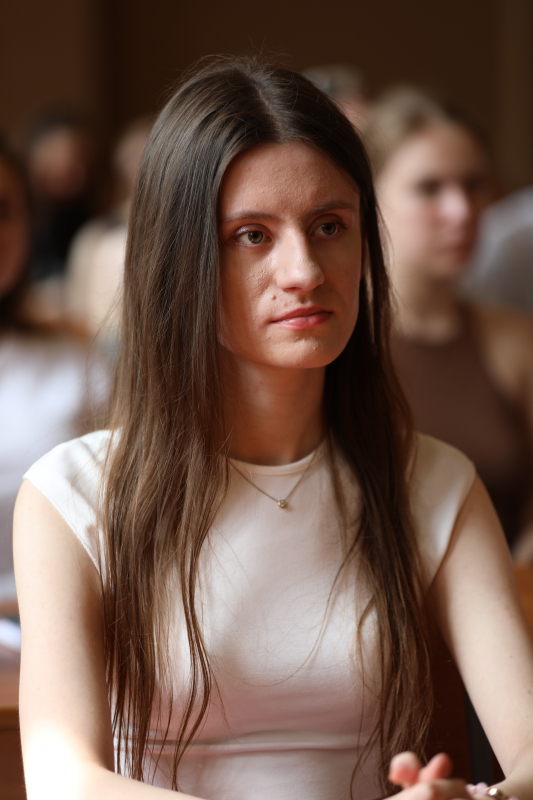 Фото із заходу