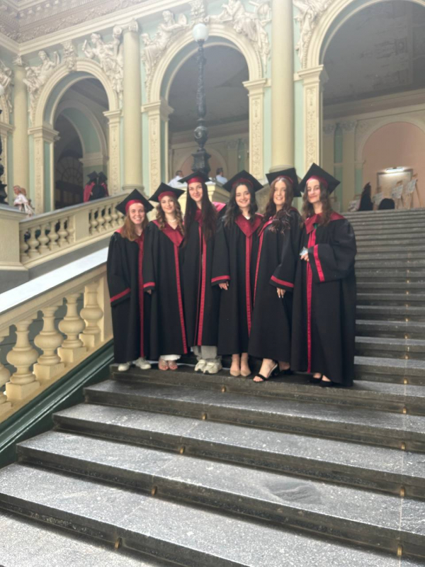 Фото із вручення дипломів