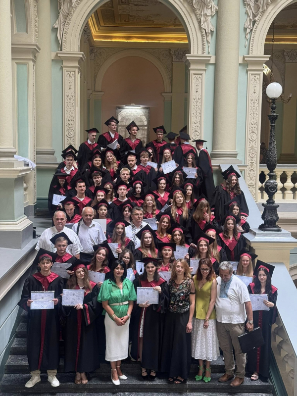 Фото із вручення дипломів