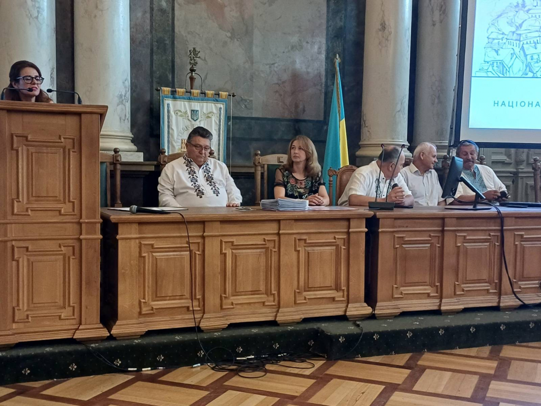 Фото із вручення дипломів