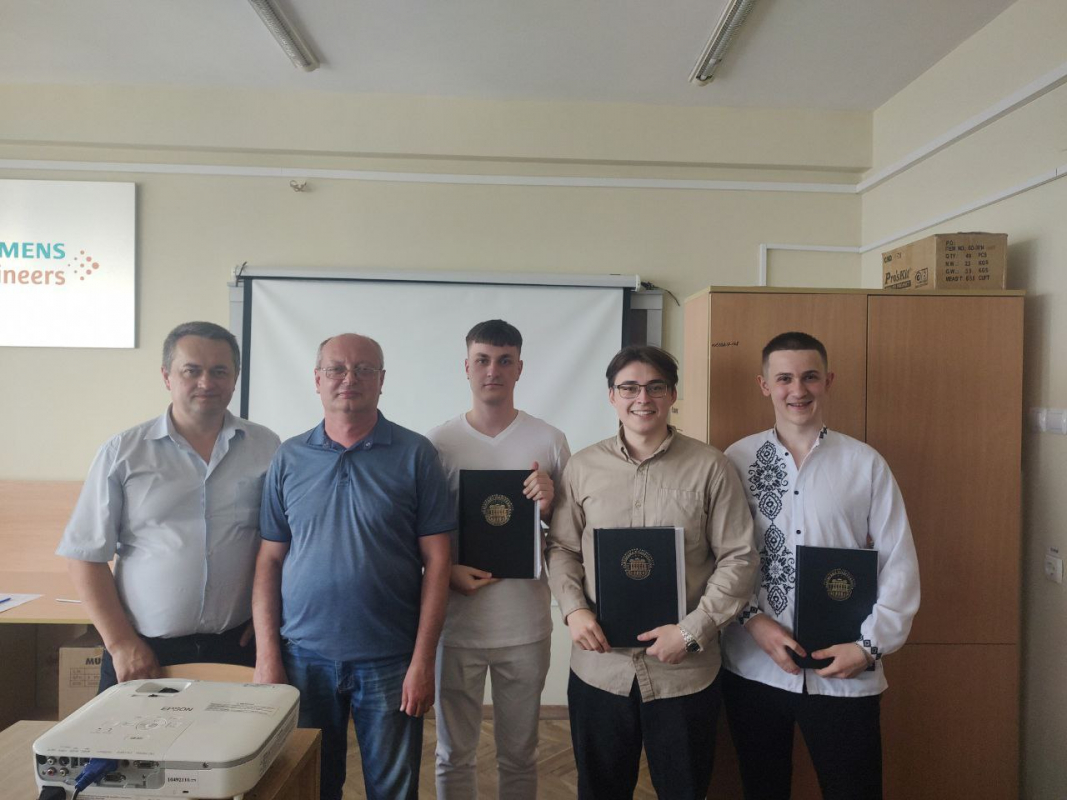 Фото із захисту робіт