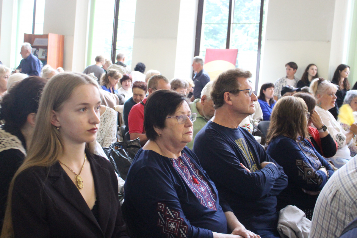 Фото із заходу в НТБ