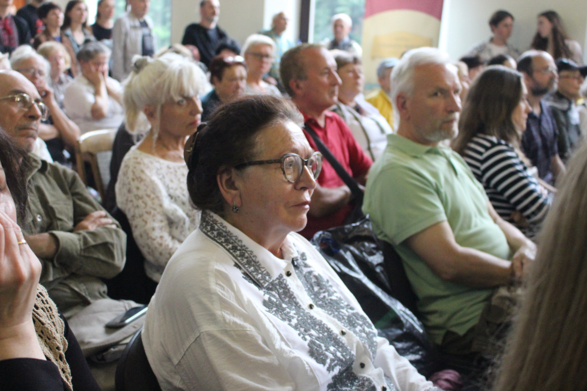 Фото із заходу в НТБ