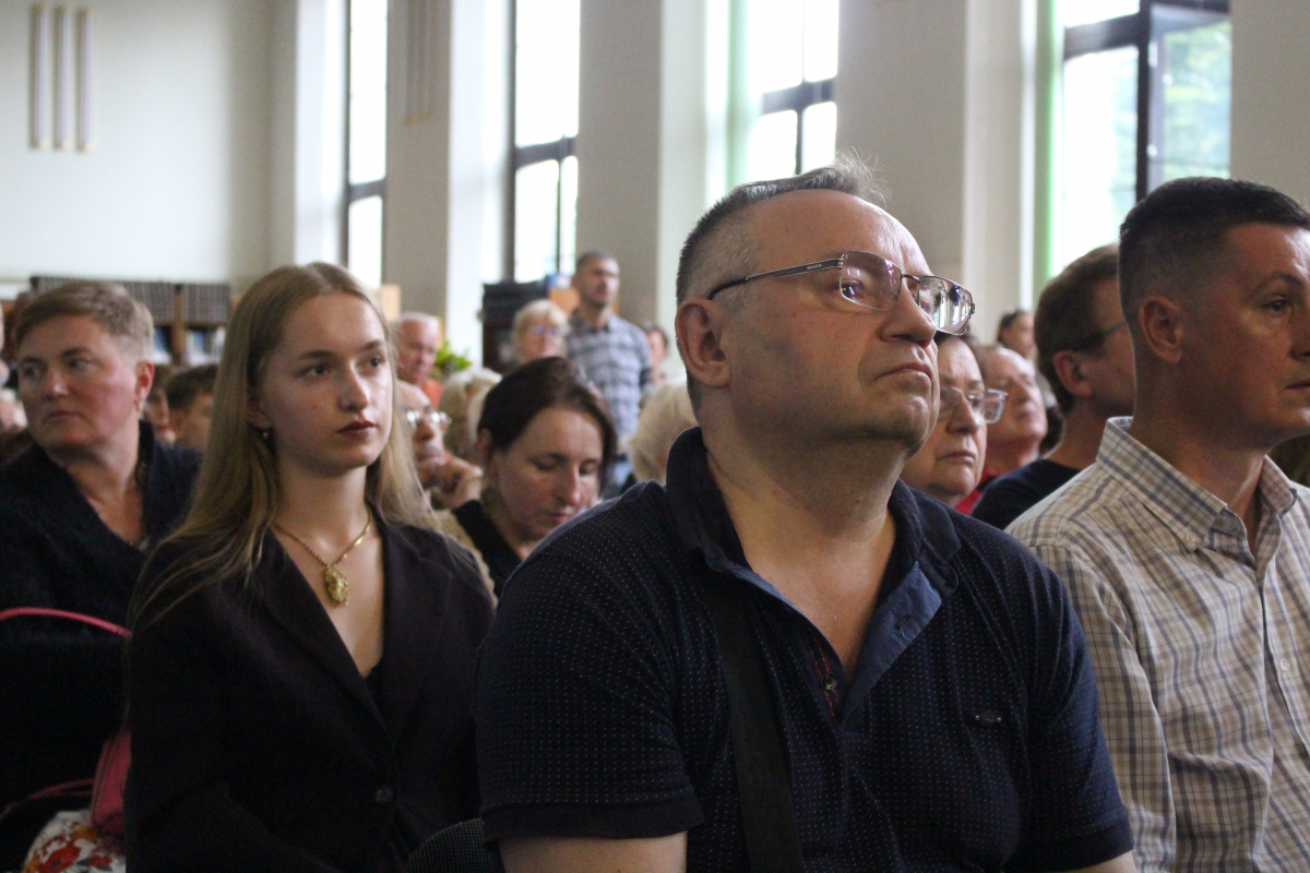 Фото із заходу в НТБ