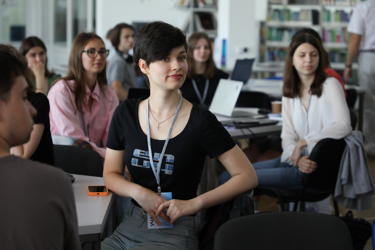 Фото з відкриття школи