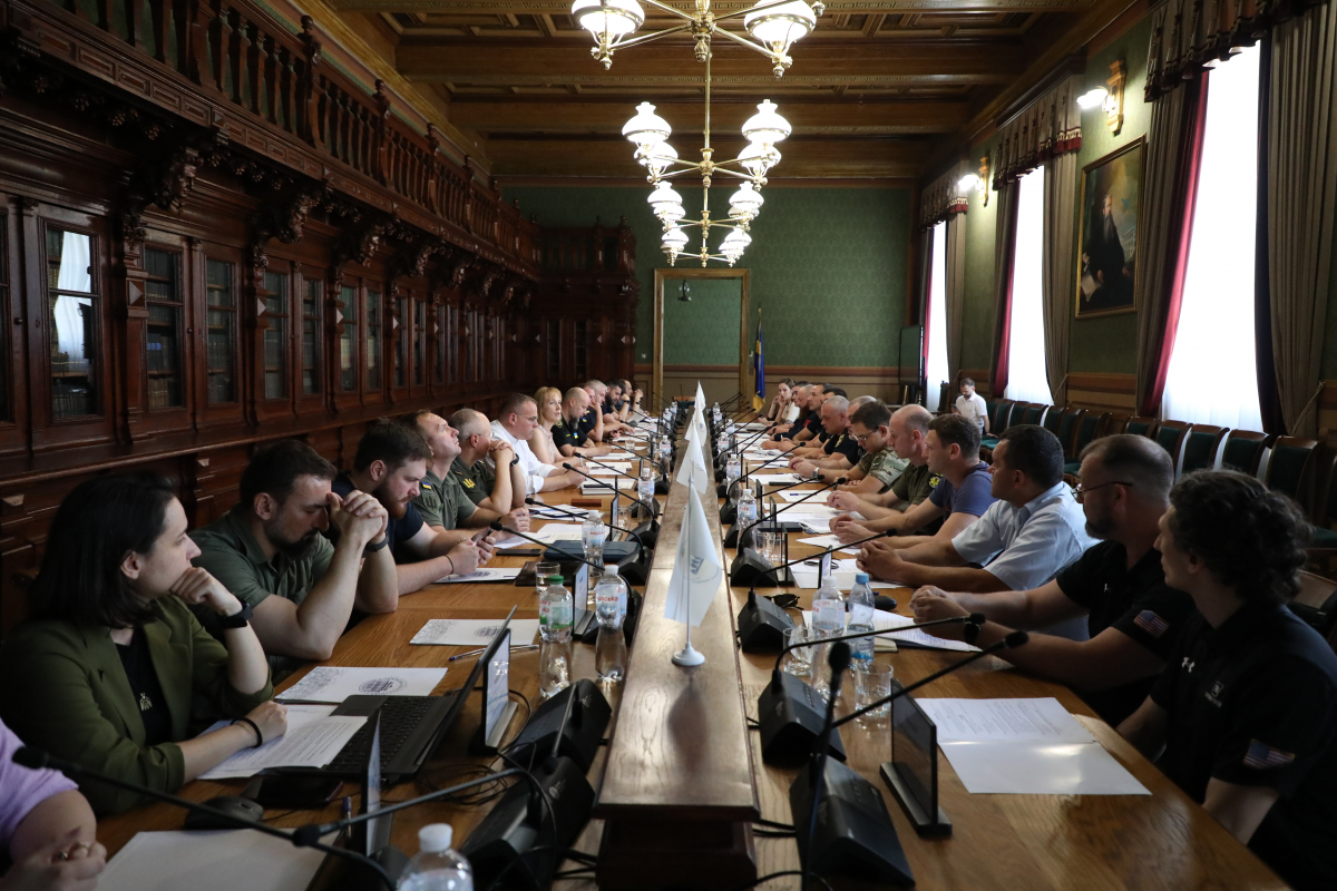 Фото із круглого столу