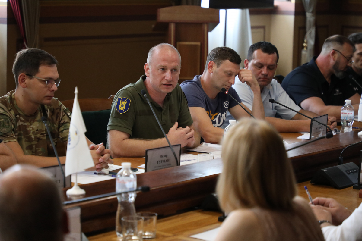 Фото із круглого столу