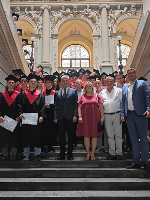 Фото із вручення дипломів