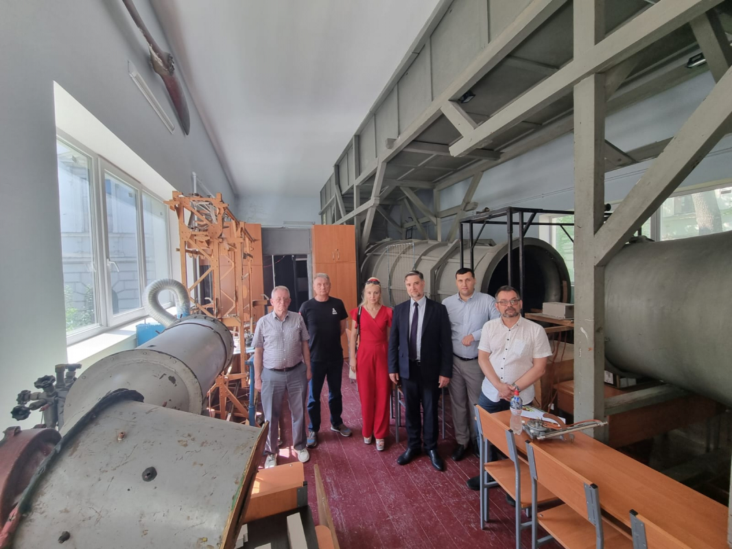 Фото з підписання угоди