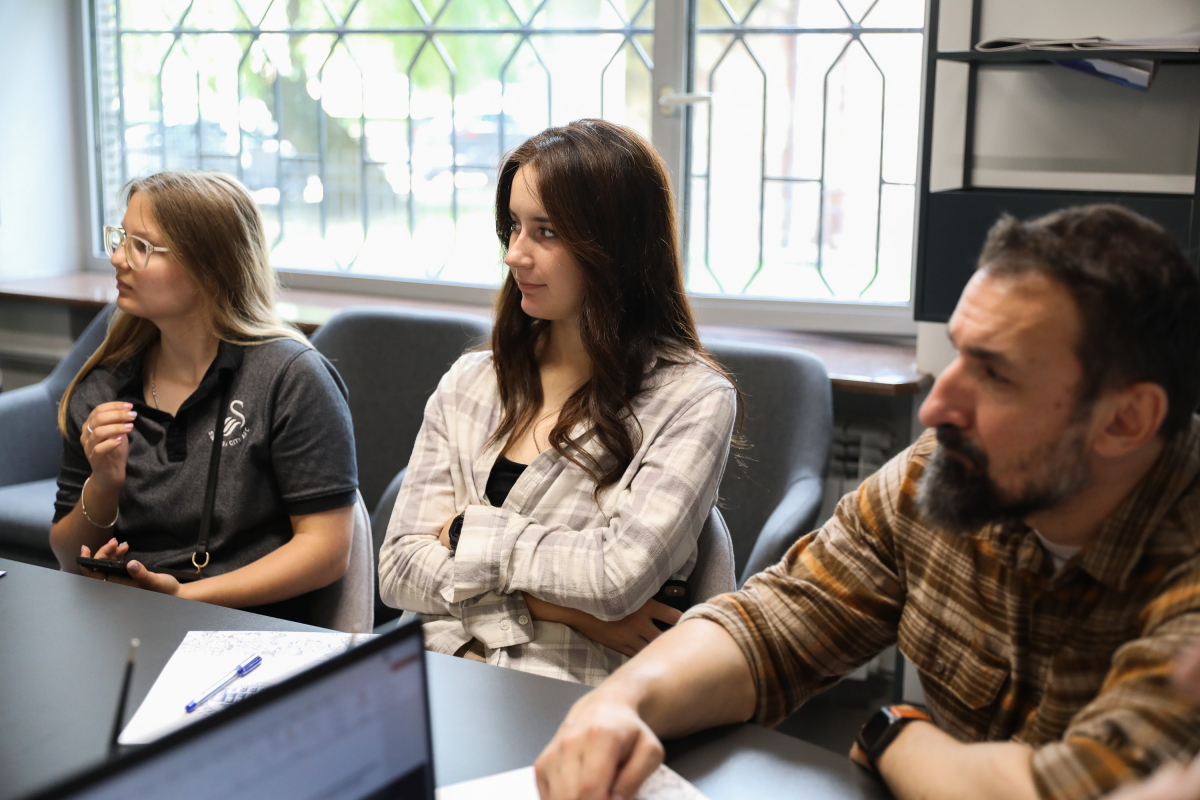 Фото із круглого столу