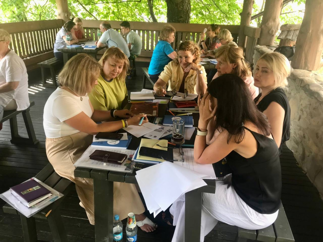 Фото із заходу