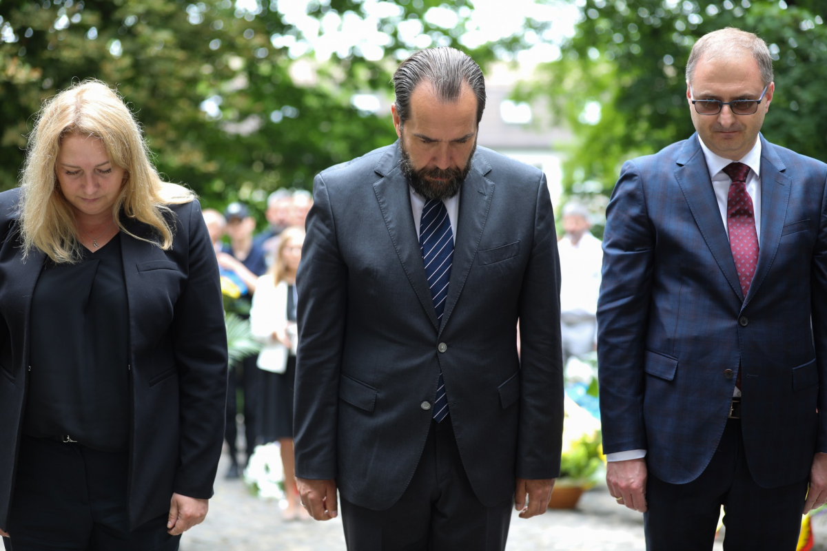 Фото із вшанування пам’яті розстріляних львівських професорів