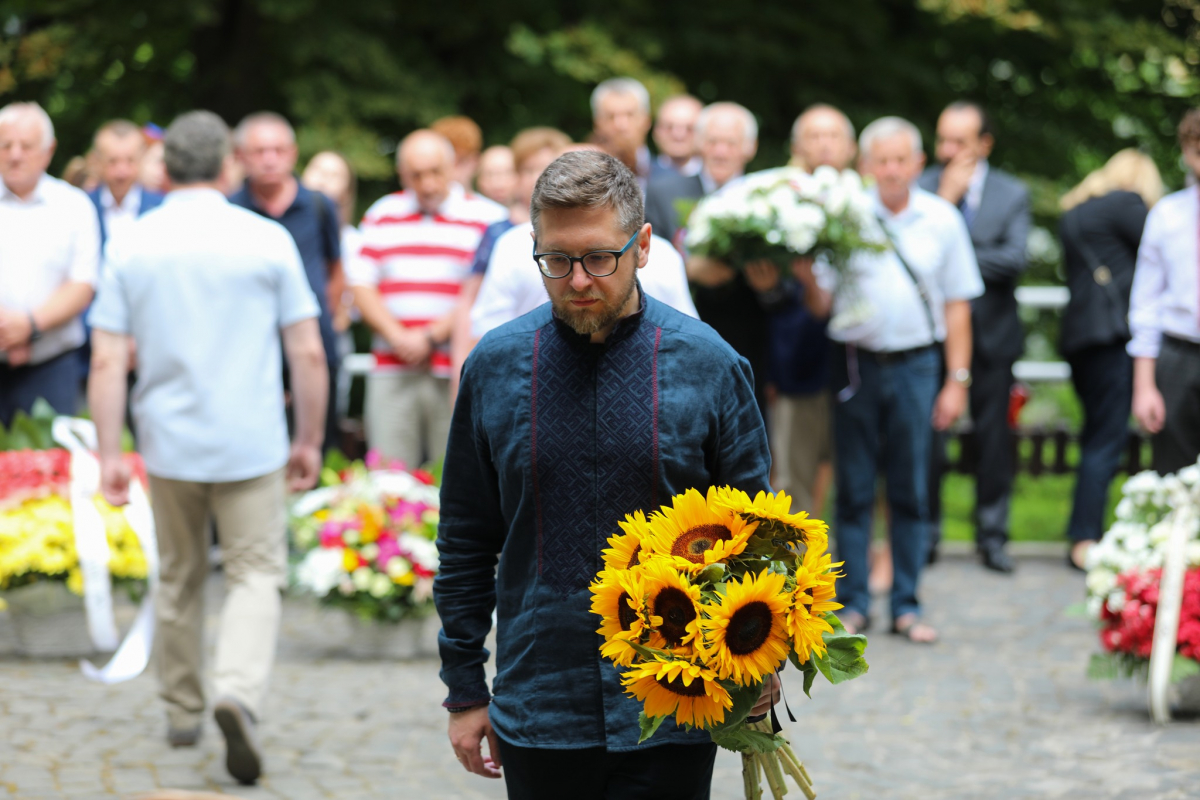 Фото із вшанування пам’яті розстріляних львівських професорів