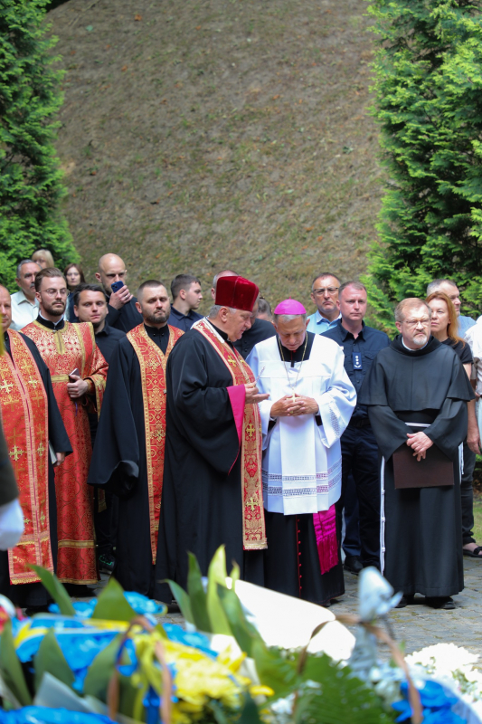 Фото із вшанування пам’яті розстріляних львівських професорів