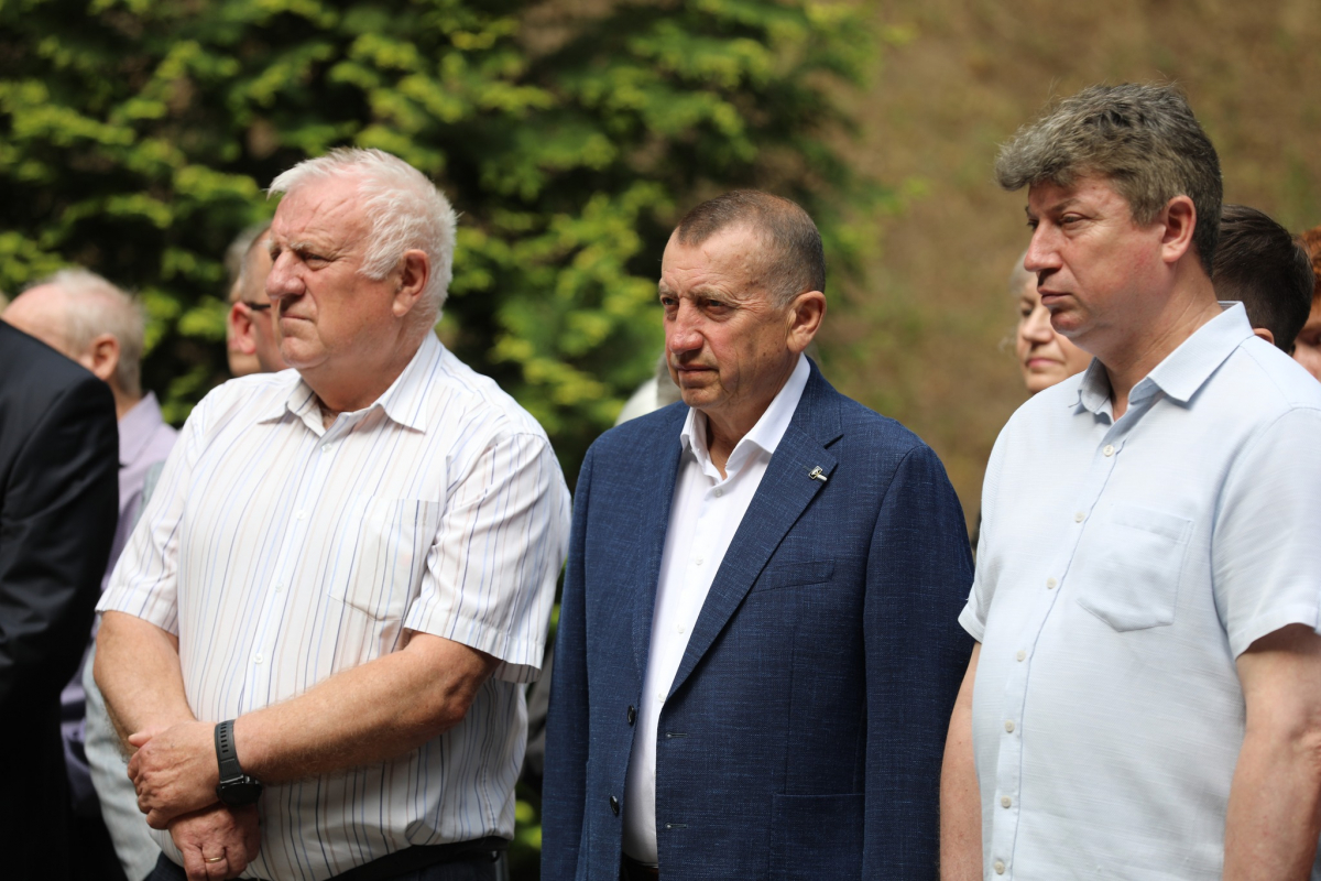 Фото із вшанування пам’яті розстріляних львівських професорів