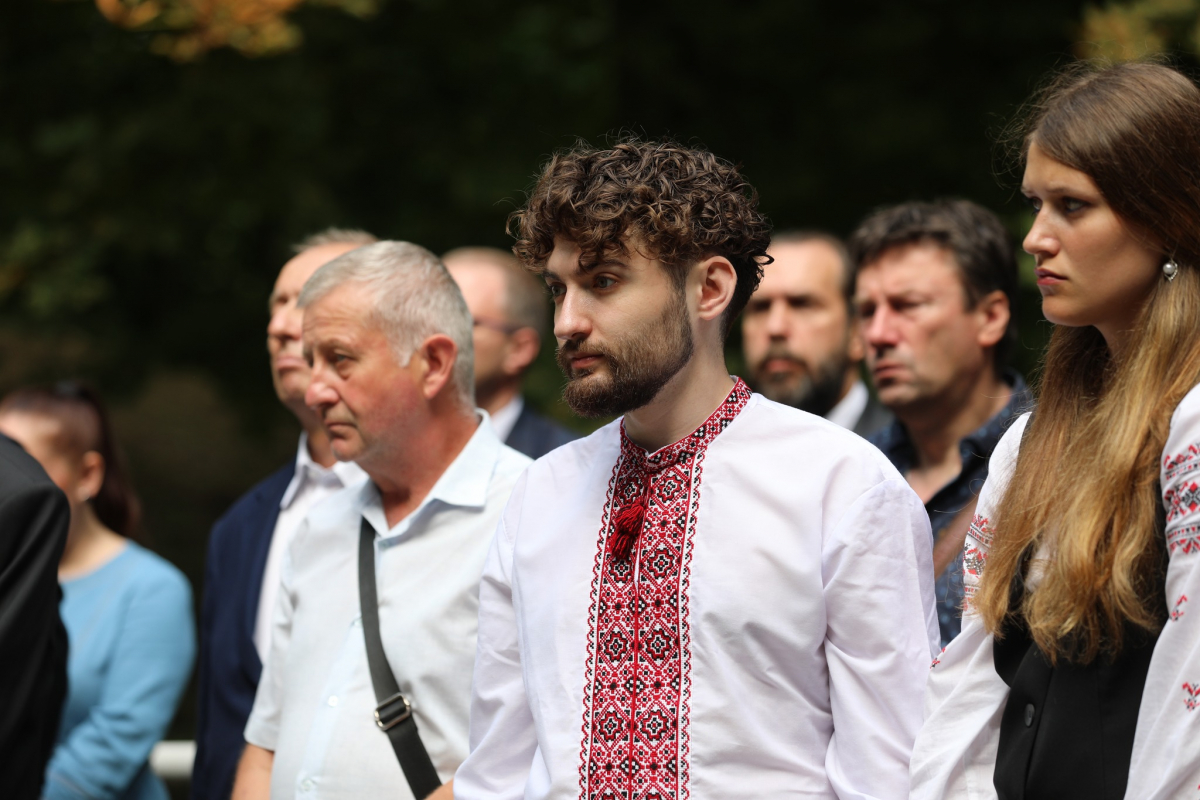 Фото із вшанування пам’яті розстріляних львівських професорів