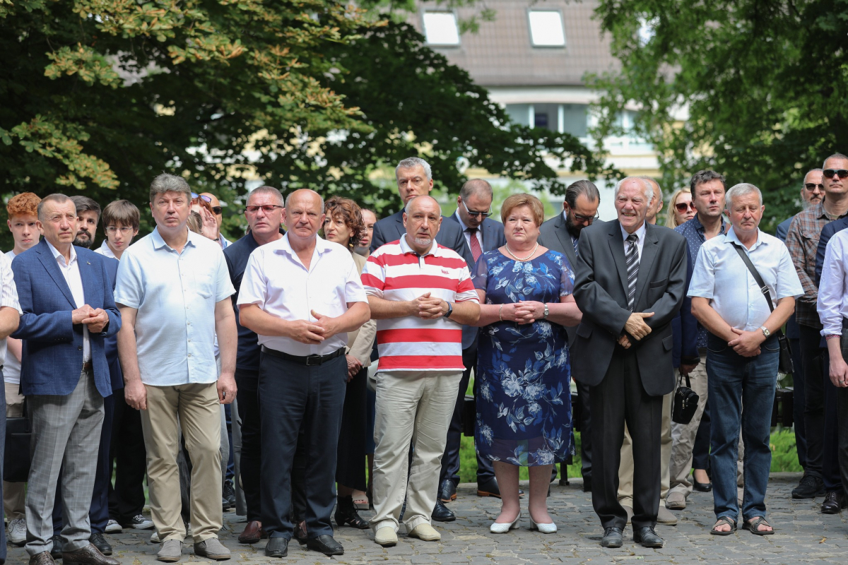 Фото із вшанування пам’яті розстріляних львівських професорів