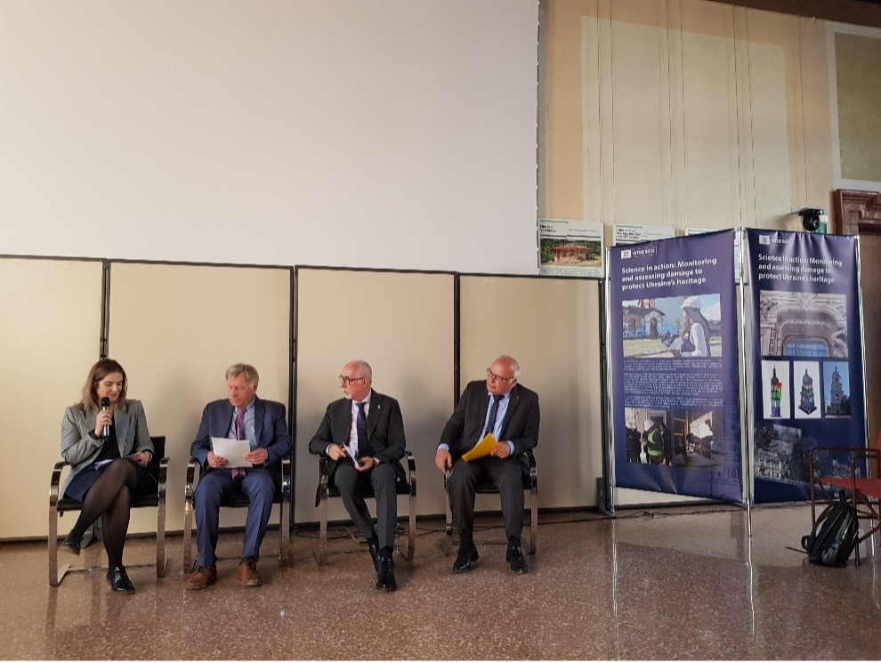 Фото з візиту до Італії