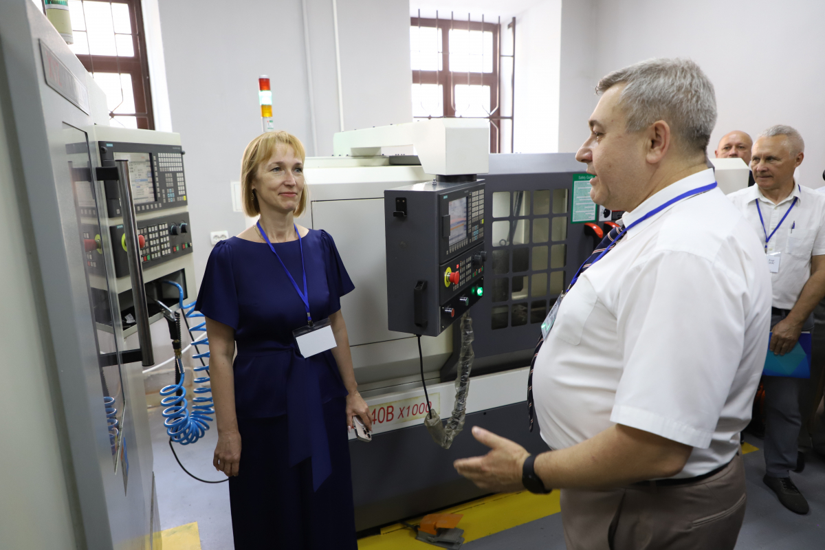 Фото з відкриття лабораторії