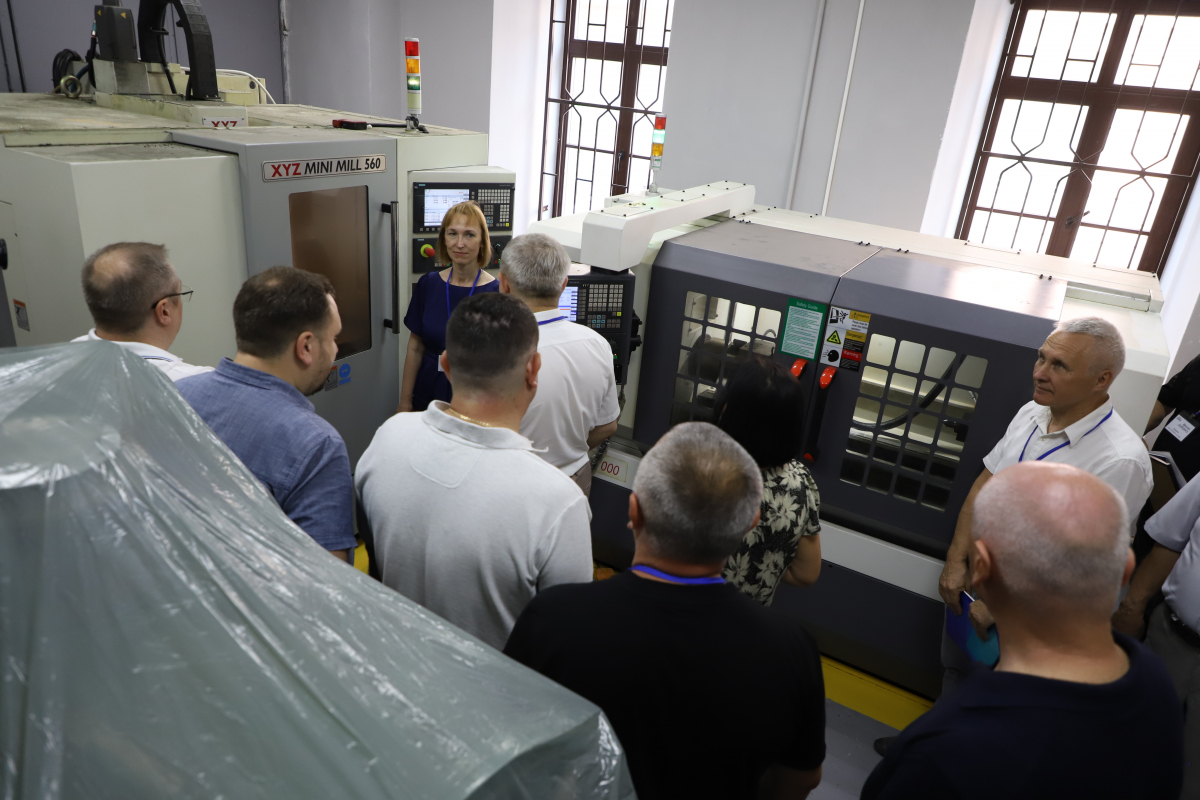 Фото з відкриття лабораторії