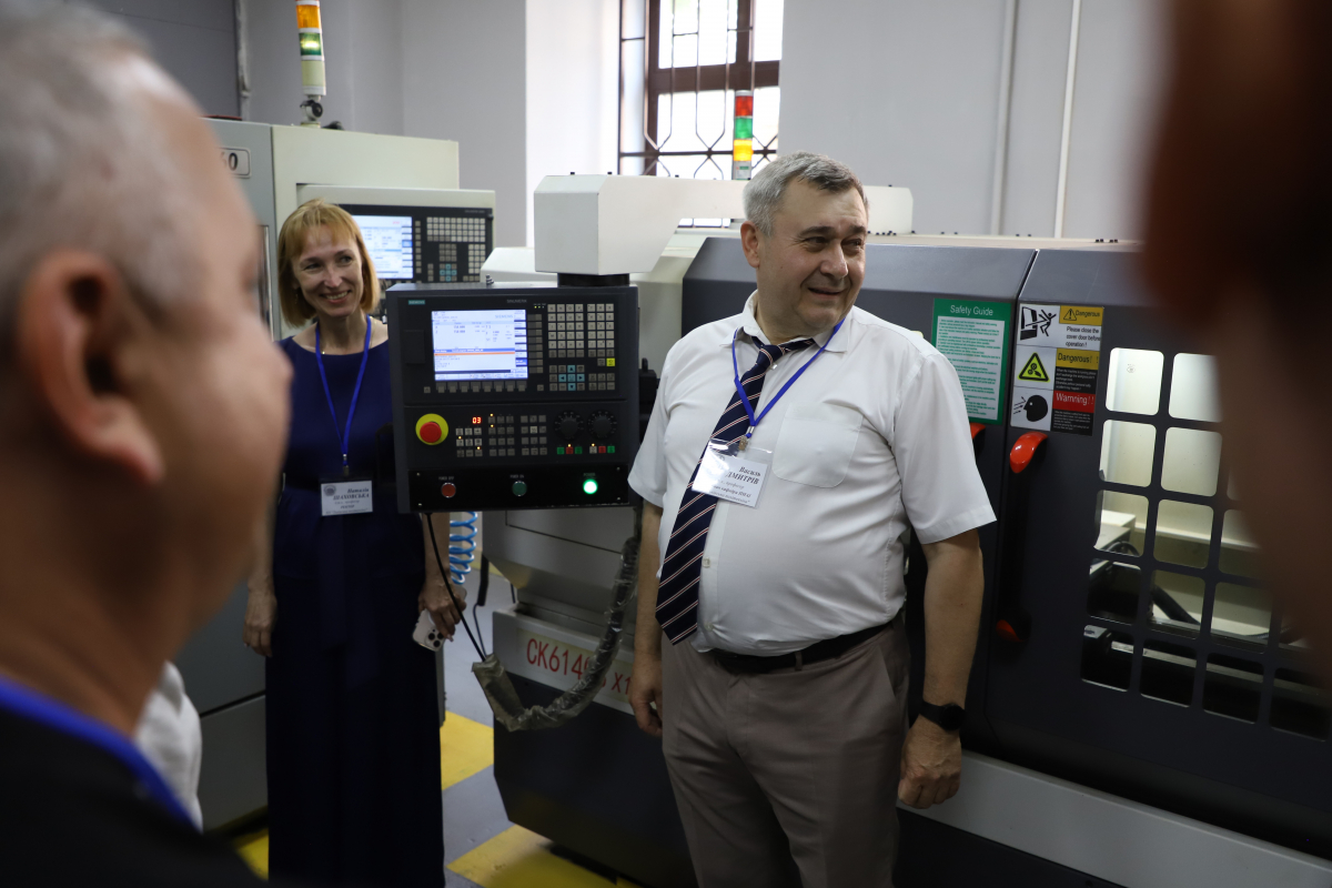 Фото з відкриття лабораторії