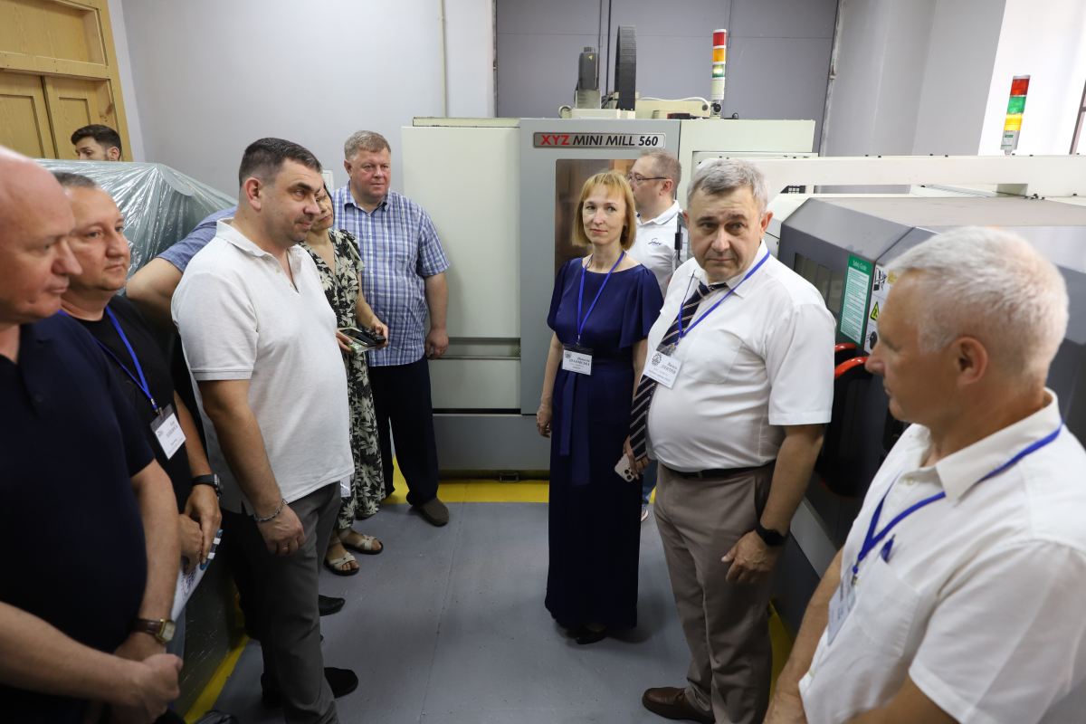 Фото з відкриття лабораторії