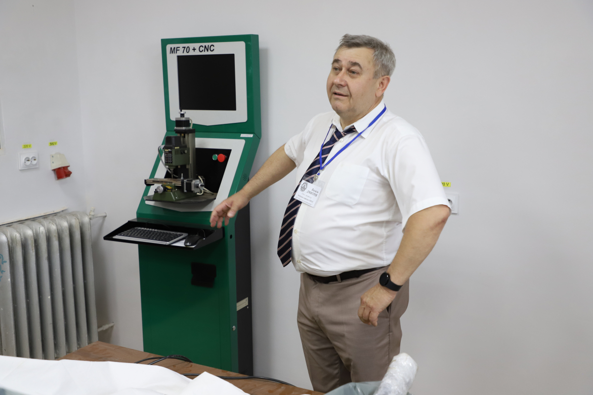 Фото з відкриття лабораторії