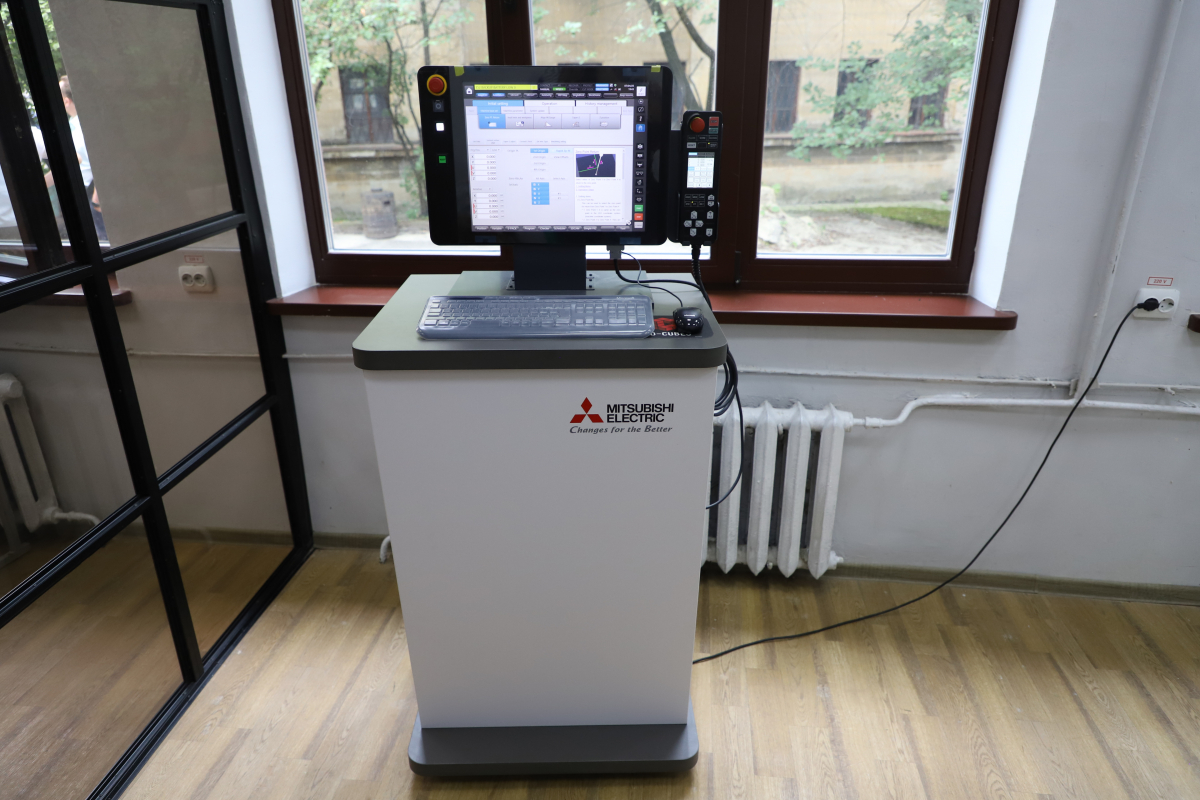 Фото з відкриття лабораторії