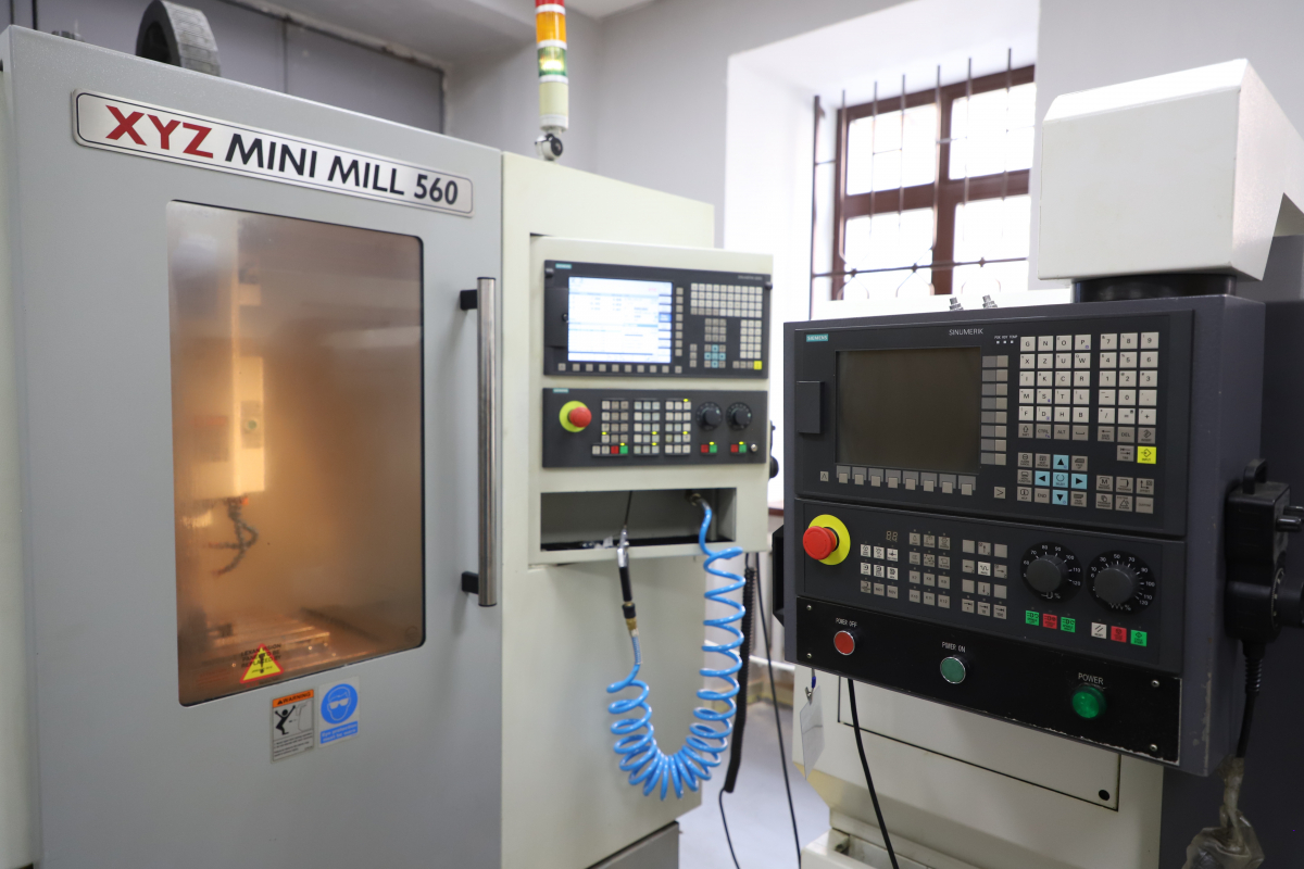 Фото з відкриття лабораторії