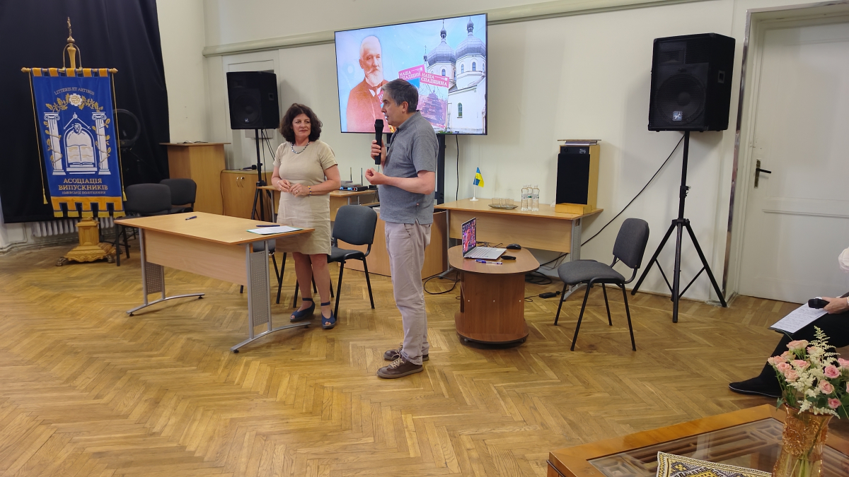 Фото із зустрічі в НТБ