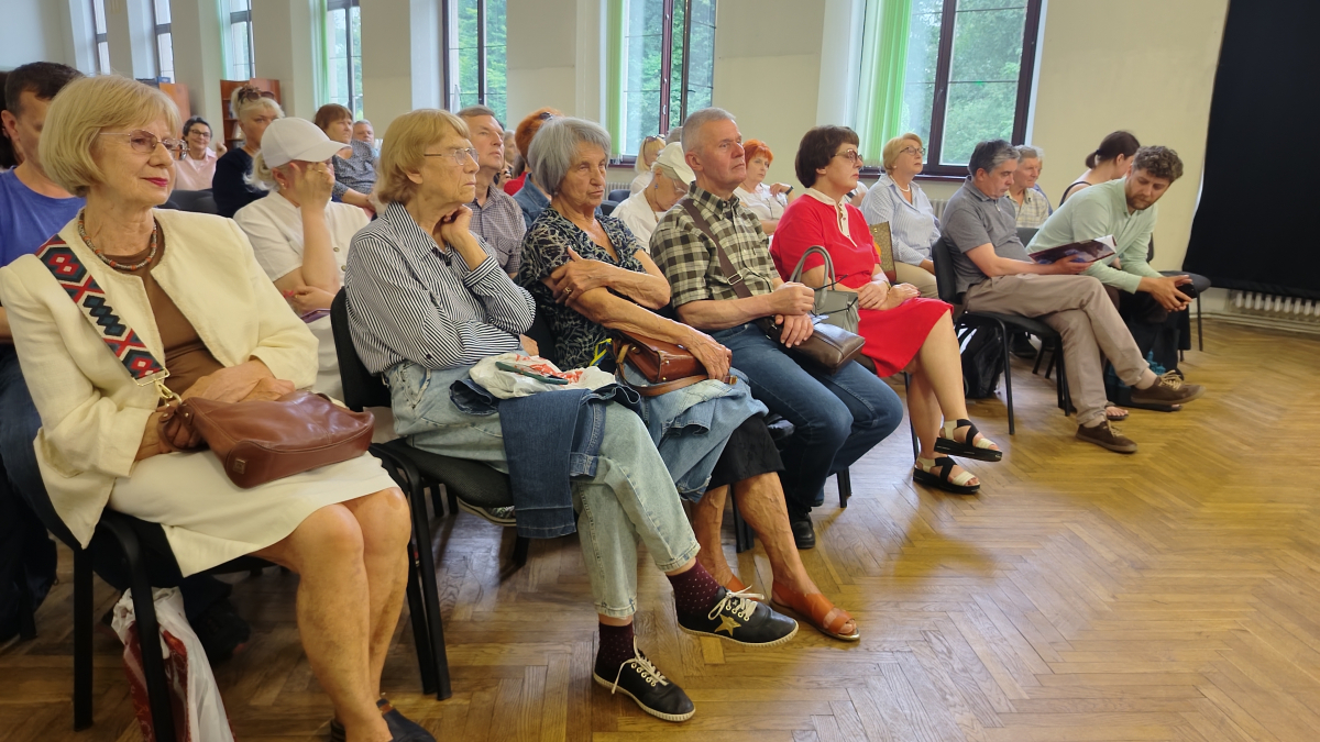 Фото із зустрічі в НТБ